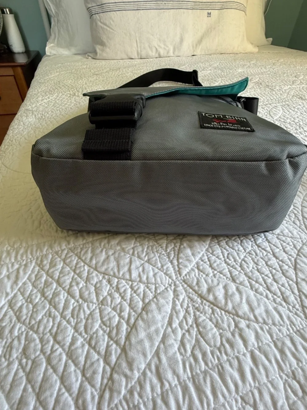 Tom Bihn - Medium Cafe Bag, Grey - Picture 6 of 7